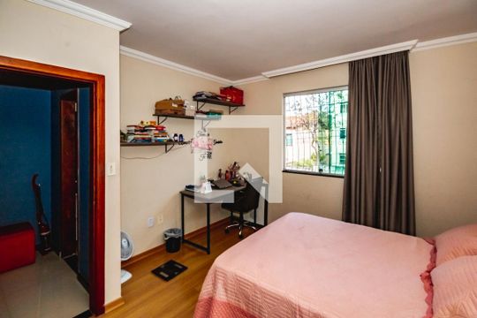 Quarto 1 de casa à venda com 2 quartos, 113m² em Vila Cloris, Belo Horizonte