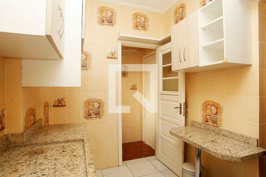 Cozinha de apartamento para alugar com 3 quartos, 102m² em Centro Histórico, Porto Alegre