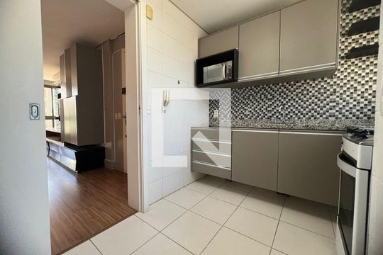 Cozinha de apartamento para alugar com 3 quartos, 120m² em Auxiliadora, Porto Alegre
