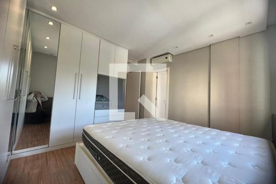 Quarto 1Quarto 1 de apartamento para alugar com 3 quartos, 120m² em Auxiliadora, Porto Alegre