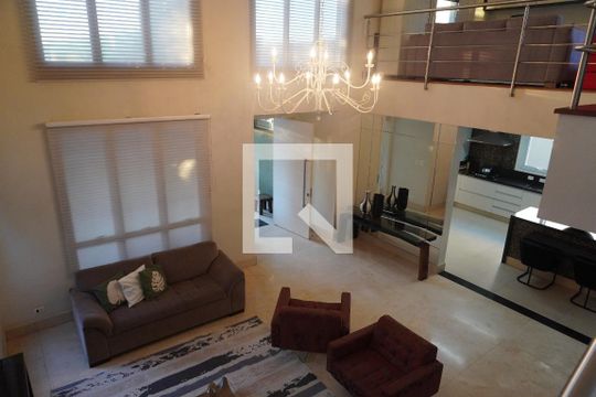 Sala intima de casa de condomínio à venda com 3 quartos, 500m² em Residencial Zero (tambore), Santana de Parnaíba