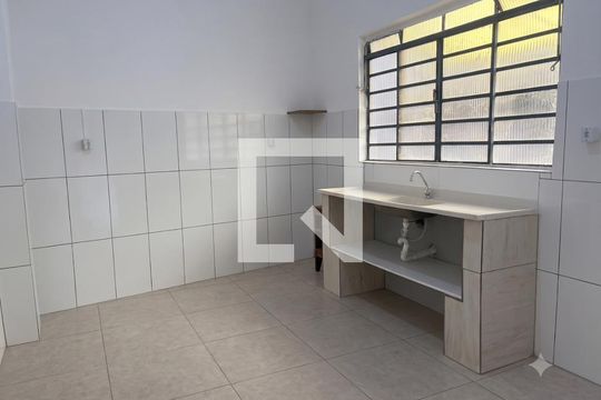 Sala/ cozinha de casa para alugar com 1 quarto, 17m² em Vila Ré, São Paulo