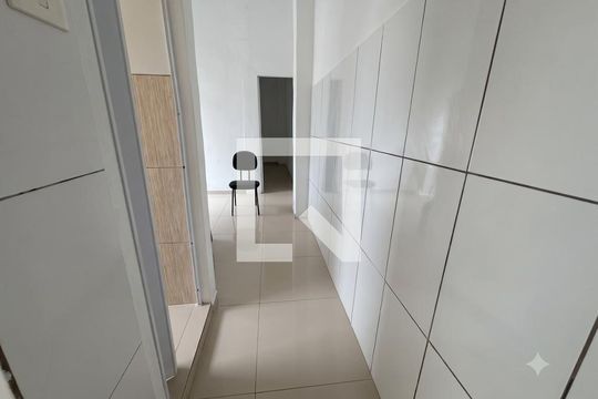 Corredor de casa para alugar com 1 quarto, 17m² em Vila Ré, São Paulo