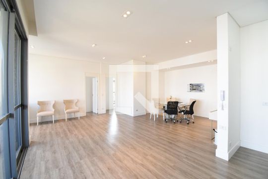 Sala e Cozinha de apartamento à venda com 2 quartos, 147m² em Centro, Curitiba
