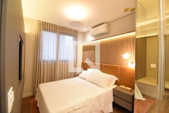 Quarto 1 de apartamento à venda com 2 quartos, 51m² em Centro, Curitiba