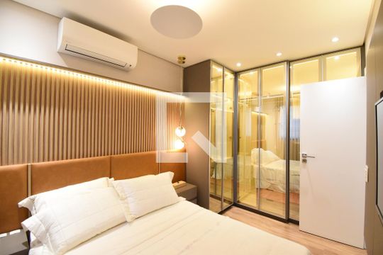 Quarto 1 de apartamento à venda com 2 quartos, 51m² em Centro, Curitiba