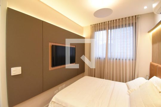 Quarto 1 de apartamento à venda com 2 quartos, 50m² em Centro, Curitiba