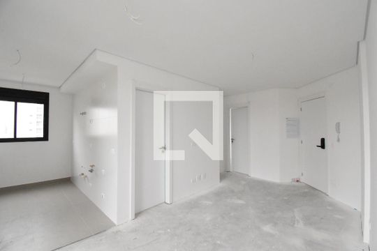 Sala de apartamento à venda com 2 quartos, 51m² em Centro, Curitiba