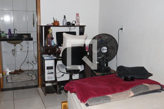 Casa à venda com 3 quartos, 142m² em Setor Faicalville, Goiânia