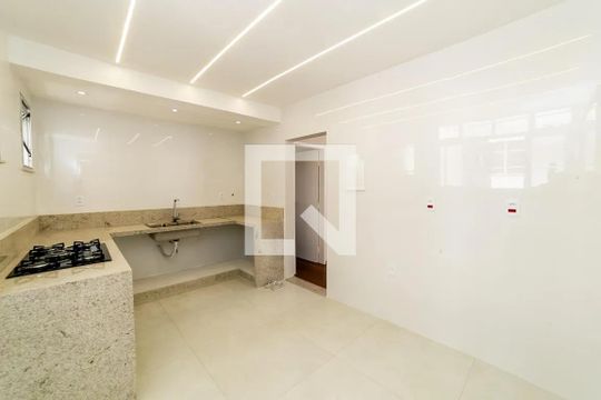 Cozinha de apartamento para alugar com 3 quartos, 110m² em Santa Efigênia, Belo Horizonte