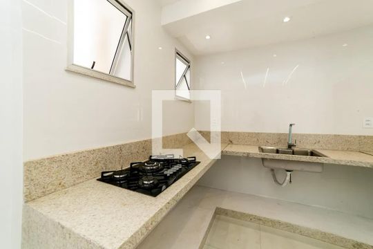 Cozinha de apartamento para alugar com 3 quartos, 110m² em Santa Efigênia, Belo Horizonte