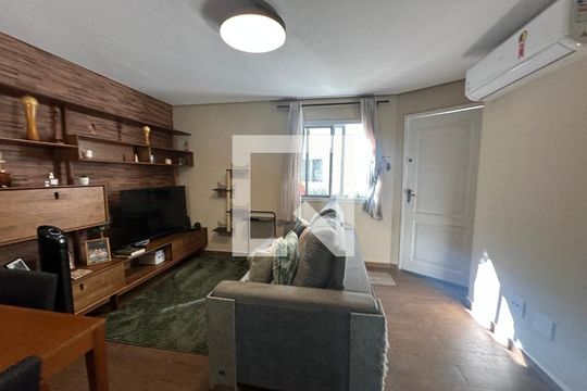 Sala de casa de condomínio à venda com 3 quartos, 179m² em Vila Sao Luiz (valparaizo), Barueri