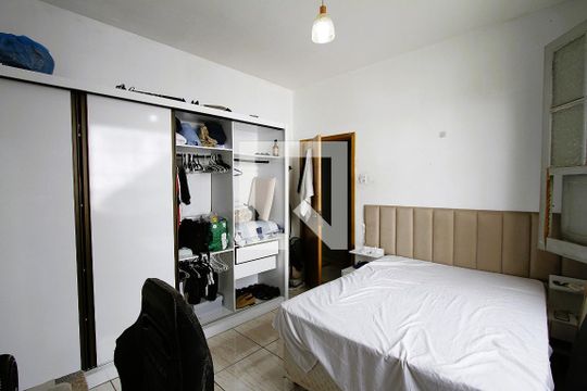 Quarto 1 de casa à venda com 3 quartos, 200m² em Carlos Prates, Belo Horizonte
