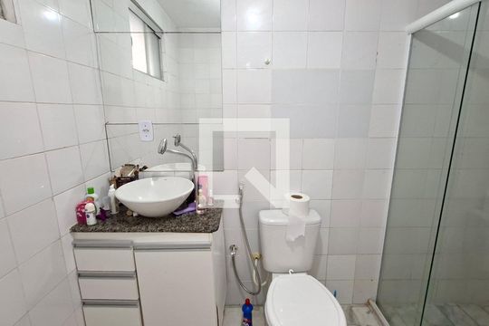 Banheiro  de apartamento para alugar com 1 quarto, 51m² em Brotas, Salvador