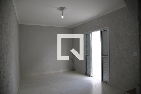 Quarto de casa para alugar com 2 quartos, 125m² em Jardim Lauro Gomes, São Bernardo do Campo