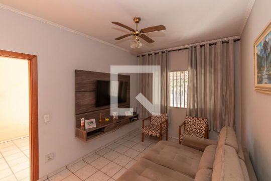 Sala de Estar de casa à venda com 3 quartos, 111m² em Parque Bandeirantes I (nova Veneza), Sumaré