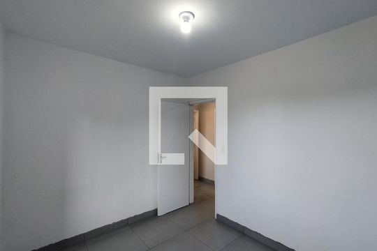 Quarto de apartamento para alugar com 2 quartos, 61m² em Vila Liviero, São Paulo