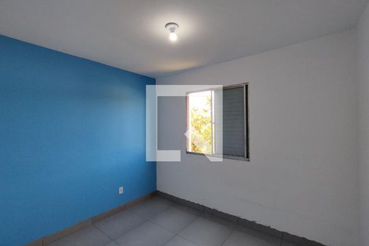 Quarto de apartamento para alugar com 2 quartos, 61m² em Vila Liviero, São Paulo