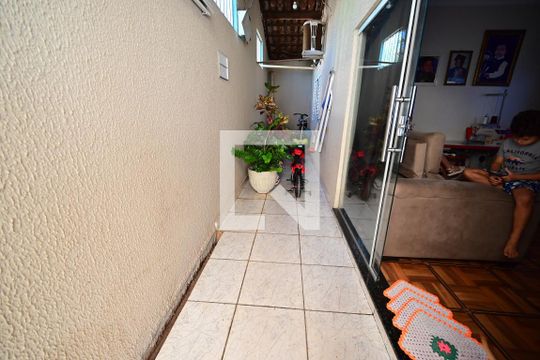 Corredor de casa à venda com 11 quartos, 432m² em Jardim Petropolis, Goiânia