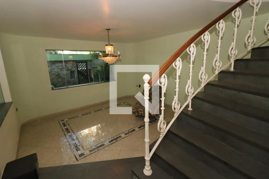 Sala de casa à venda com 3 quartos, 300m² em Vila Yara, Osasco