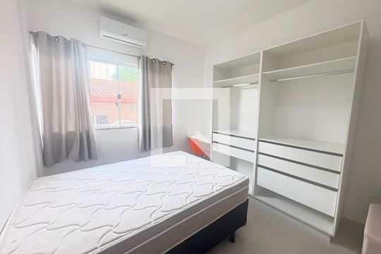 Studio de kitnet/studio para alugar com 1 quarto, 30m² em Setor Oeste, Goiânia