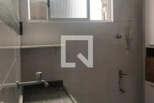 Cozinha de apartamento para alugar com 1 quarto, 58m² em Vila Ipiranga, Porto Alegre