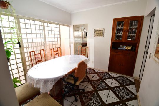 Sala 2 de casa para alugar com 3 quartos, 202m² em Chácara da Barra, Campinas