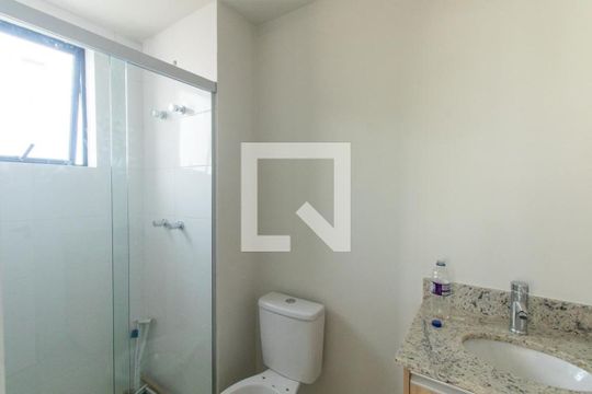 Banheiro de kitnet/studio à venda com 1 quarto, 32m² em Água Verde, Curitiba