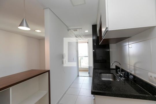  COZINHA + ÁREA DE SERVIÇO de apartamento para alugar com 2 quartos, 62m² em Centro, Campinas