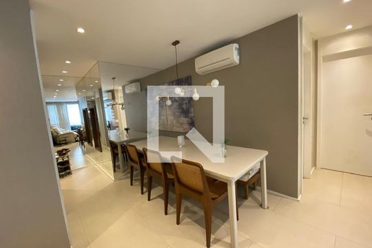Sala de apartamento para alugar com 2 quartos, 81m² em Botafogo, Rio de Janeiro