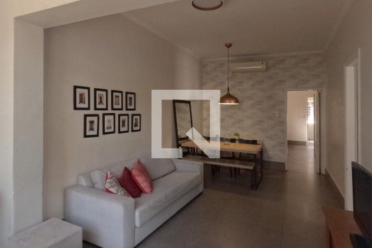 Sala de estar e jantar - 2º Piso de casa para alugar com 2 quartos, 110m² em Gonzaga, Santos