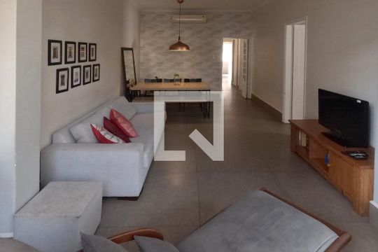 Sala de estar e jantar - 2º Piso de casa para alugar com 2 quartos, 110m² em Gonzaga, Santos