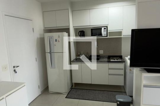 Sala/Quarto/Cozinha de kitnet/studio à venda com 1 quarto, 38m² em Campo Belo, São Paulo