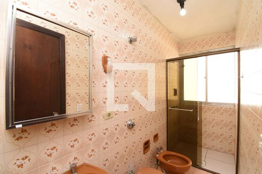 Banheiro da Suíte de apartamento para alugar com 3 quartos, 161m² em Centro, Curitiba