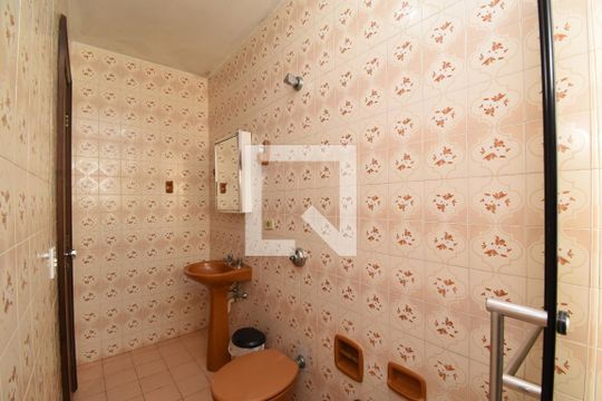 Banheiro da Suíte de apartamento para alugar com 3 quartos, 161m² em Centro, Curitiba