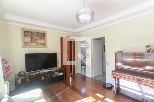 Casa para alugar com 3 quartos, 150m² em Vila Ivone, São Paulo