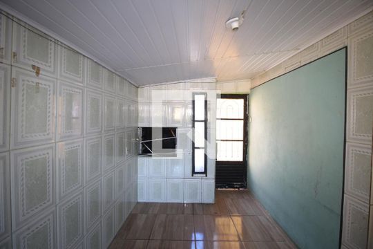 Cozinha de casa à venda com 3 quartos, 100m² em Rubem Berta, Porto Alegre