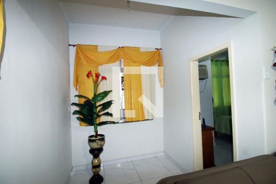 Sala de casa à venda com 3 quartos, 300m² em Vila Kosmos, Rio de Janeiro