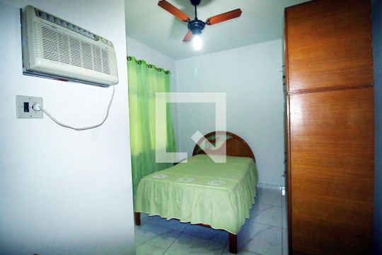 Quarto 1 de casa à venda com 3 quartos, 300m² em Vila Kosmos, Rio de Janeiro