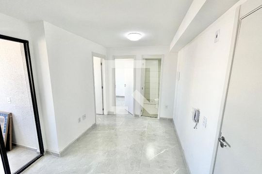 Sala/Cozinha de apartamento para alugar com 2 quartos, 37m² em Jardim Cachoeira, São Paulo