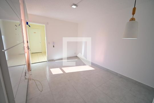 Sala de apartamento para alugar com 2 quartos, 48m² em Setor Andreia, Goiânia
