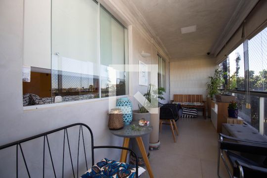 Sacada de apartamento para alugar com 3 quartos, 100m² em Setor Sudoeste, Brasília