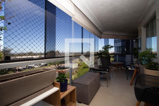 Sacada de apartamento para alugar com 3 quartos, 100m² em Setor Sudoeste, Brasília