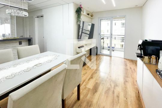 Apartamento à venda com 2 quartos, 52m² em Parque Maria Domitila, São Paulo