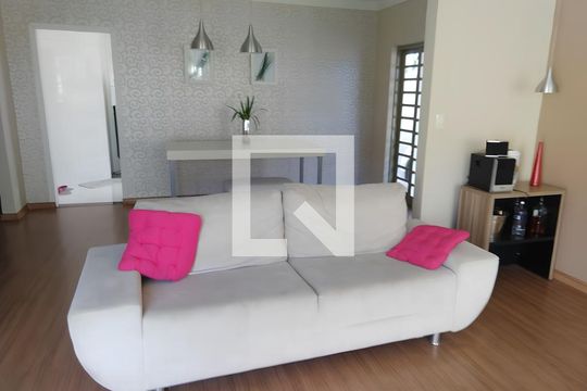 Sala de casa à venda com 4 quartos, 385m² em São João Batista, Belo Horizonte
