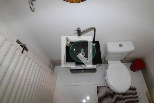 Banheiro de casa à venda com 4 quartos, 385m² em São João Batista, Belo Horizonte