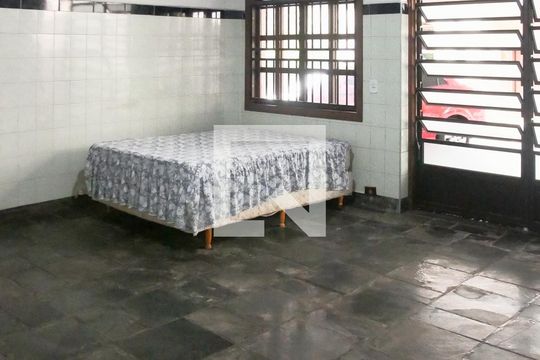 Casa para alugar com 1 quarto, 80m² em Jardim Santa Helena, São Paulo