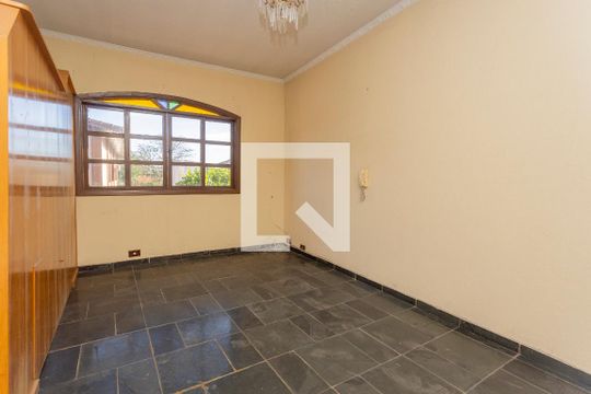 Casa para alugar com 1 quarto, 80m² em Jardim Santa Helena, São Paulo