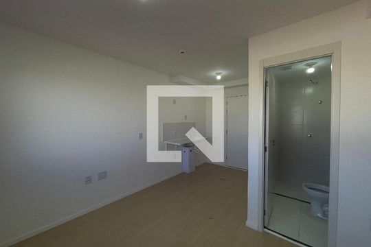 Sala/Cozinha/Área de Serviço de apartamento para alugar com 1 quarto, 18m² em Vila Granada, São Paulo