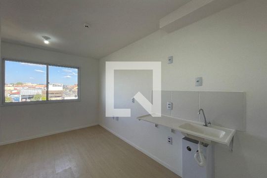 Sala/Cozinha/Área de Serviço de apartamento para alugar com 1 quarto, 18m² em Vila Granada, São Paulo